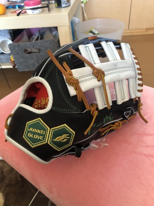 イメージカラーのグリーンを添えて